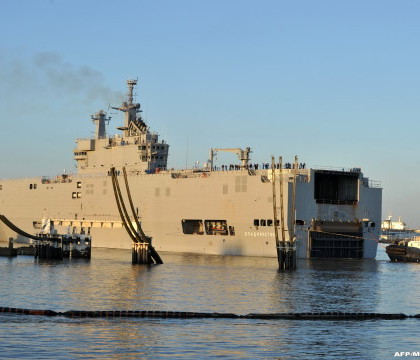 Franta a cedat presiunilor din partea NATO. Livrarea primei nave de razboi Mistral catre Rusia, suspendata
