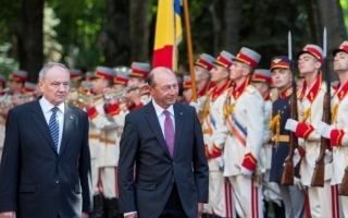Nicolae Timofti pentru prima data la un ceremonial militar de Ziua Romaniei