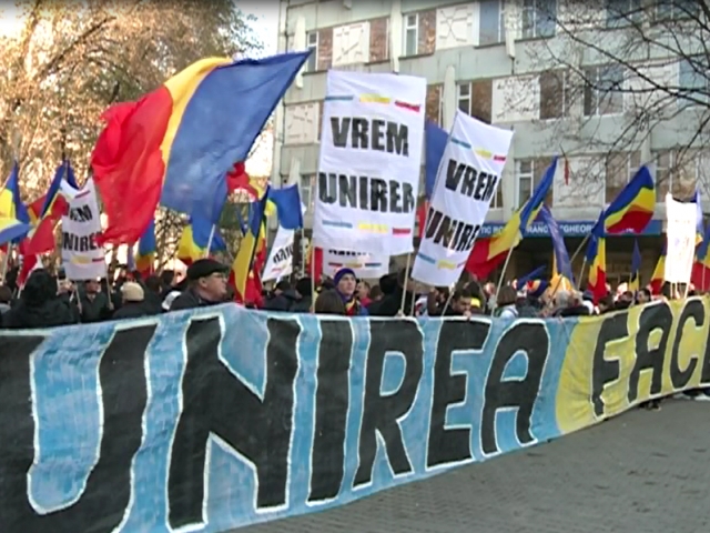 VIDEO. Ziua Nationala a Romaniei la Chisinau. Sute de moldoveni au marsaluit pentru unirea cu Romania