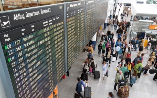 Ucrainenii pleaca masiv din tara. Cozi IMENSE la aeroportul din Kiev: "NU s-a mai vazut asa ceva"