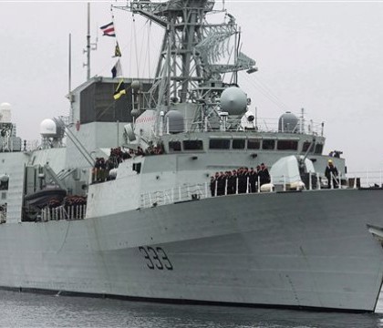 Un avion de vanatoare al fortelor militare ruse a survolat o fregata NATO, aflata in Marea Neagra