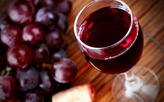 Rusia avertizeaza:"Exporturile de vin nu vor incepe nici in 2014, dupa declaratiile lui Basescu, despre Unire"