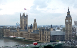 Londra planuieste sa introduca un prag maxim anual de 75.000 de imigranti UE