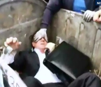 "Nu mai aruncati politicieni la gunoi!". Apel disperat in Ucraina dupa ce mai multi oficiali au ajuns in tomberoane