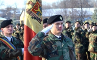 Politistii si militarii vor avea salarii mai mari: 14 milioane de lei, alocate Armatei Nationale