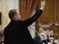 Comunistii cer explicatii: Cu cine in afara de Plahotniuc v-ati consultat? Ce i-a nemultumit