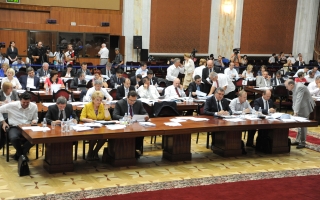 Deputatii au iesit in vacanta. Corman: In 2014 vom munci intr-o casa noua