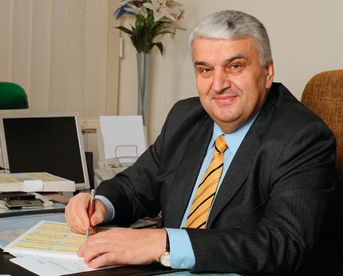 Presedintele Curtii de Conturi, Serafim Urechean, este suspectat ca si-a tainuit o parte din averi