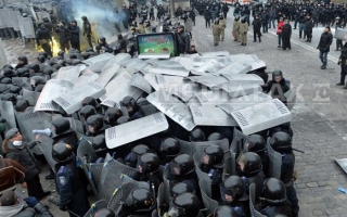UE avertizeaza Ucraina cu "actiuni" si "consecinte" si indeamna la "o incetare imediata" a conflictelor