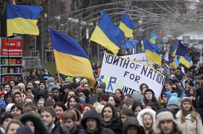 Moscova deschide "frontul antifascist" in Ucraina. Un deputat rus promite extinderea frontului si in Moldova