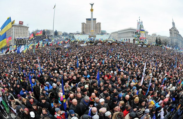 70.000 de manifestanti ai opozitiei s-au adunat in centrul Kievului