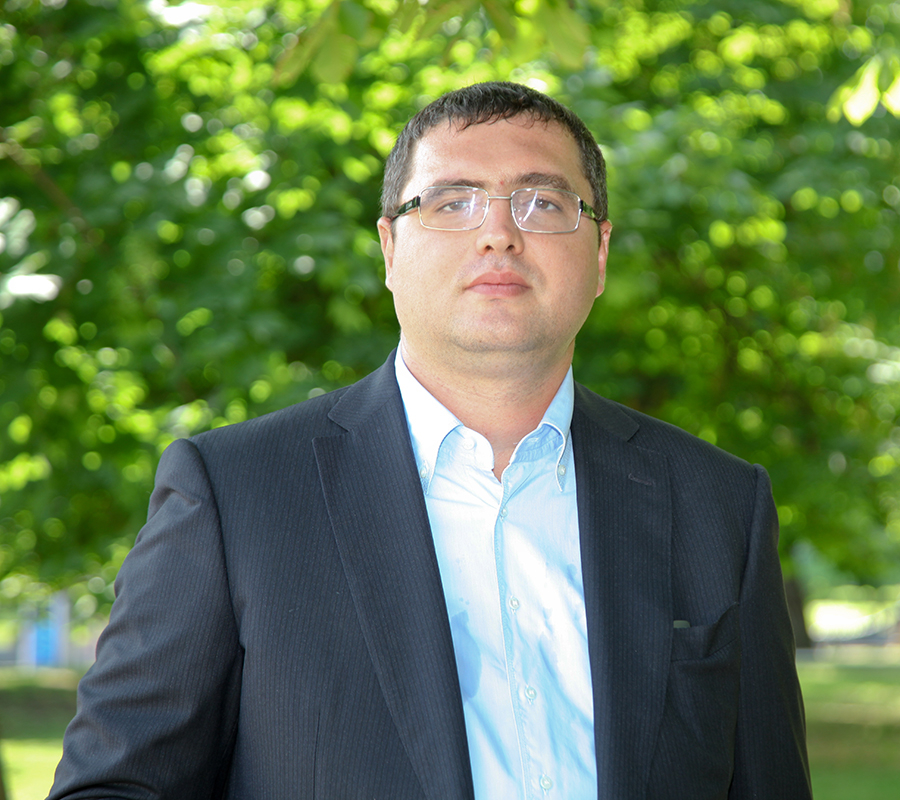 FOTO. Renato Usatai si-a lansat sediul pentru partid. Cum arata cladirea luxoasa