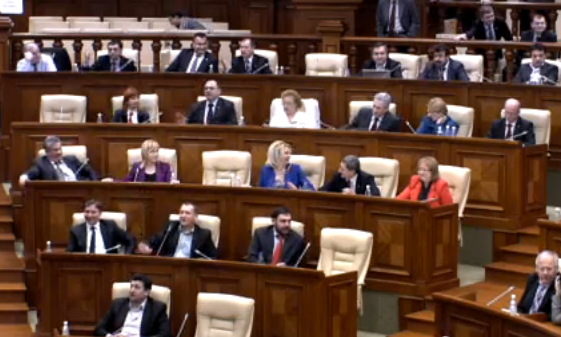 Momente incomode in sala de sedinte renovata a Parlamentului. Ce i-a nemultumit pe deputati