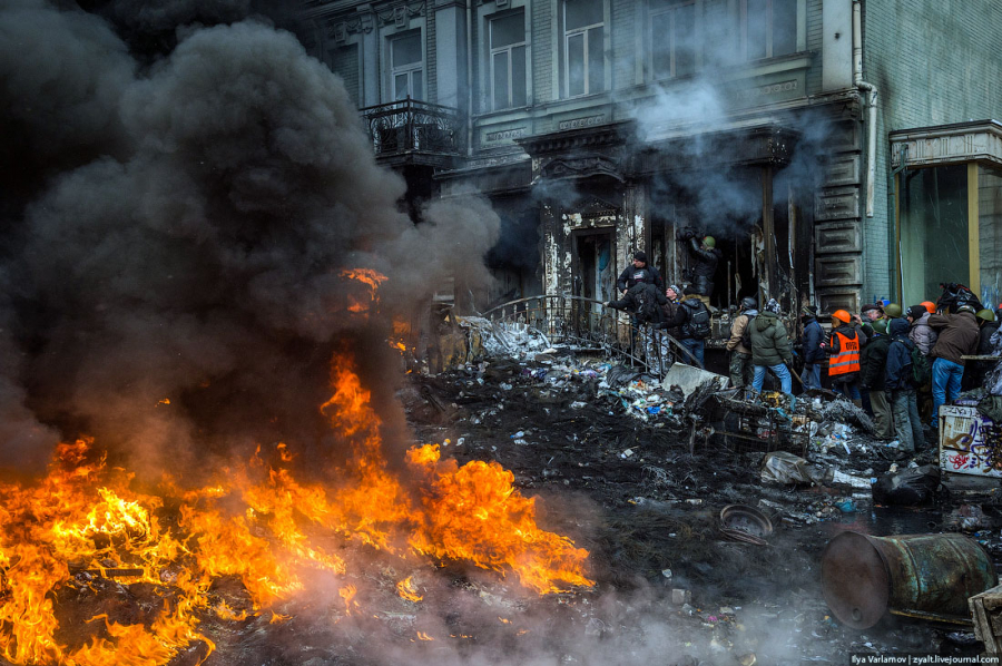 VIOLENTE LA KIEV: Bilantul oficial a ajuns la cel putin 28 de morti