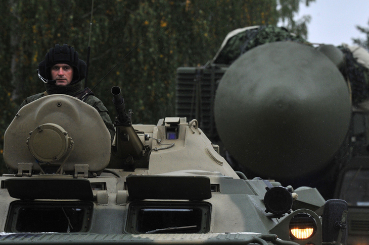 Armata ucraineana este in stare de alerta. "O interventie a Rusiei ar insemna razboi"