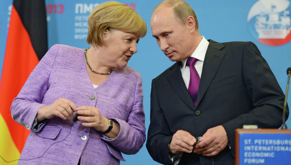 Putin a discutat cu Angela Merkel si accepta dialogul: "Masurile luate de noi sunt adecvate"