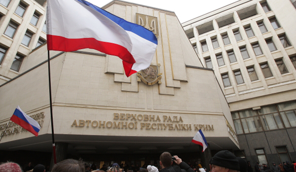 Parlamentul Crimeei a proclamat INDEPENDENTA si adopta moneda oficiala. Peninsula a votat pentru alipirea la Rusia
