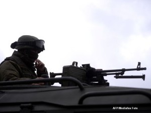 Criza in Ucraina. Kievul: Vom raspunde militar tentativelor de anexare a estului tarii. O nava de razboi, atacata in Crimeea
