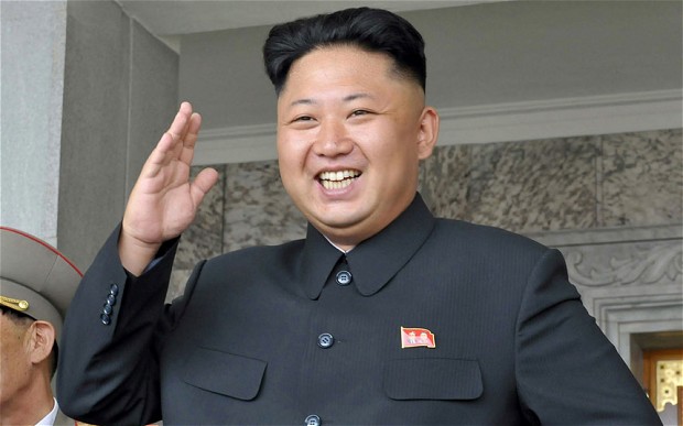 FOTO. Seamana leit cu Kim Jong-un. Cum a devenit recunoscut pe Internet un vanzator de frigarui