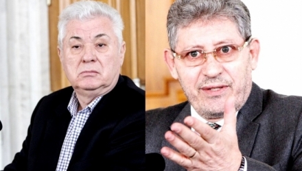 Mihai Ghimpu, batut de politisti: "A fost la comanda lui Jukov". Voronin: "Sunt cel mai fericit"