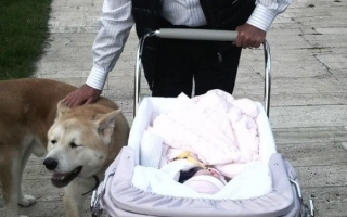 Presedintele Romaniei, Traian Basescu, a postat noi poze cu nepoata sa, Sofia Anais. FOTO