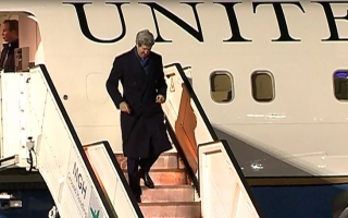 VIDEO. John Kerry a ajuns la Chisinau. Secretarul american de stat, intampinat de Natalia Gherman