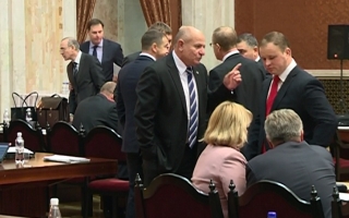 Liberali si reformatorii lui Hadarca nu pot imparti laurii deciziei CC: "Ghimpu sa se duca la biserica sa-si faca cruce"