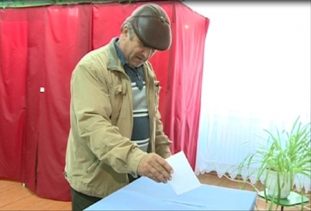 Cu sau fara secera si ciocan, nu conteaza. Om sa fie! Ce asteptari au avut cei care si-au ales azi pimarii