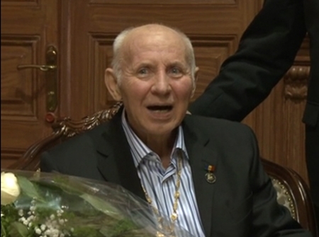 VIDEO. Gheorghe Urschi, decorat de presedintele Timofti! Ce distinctie a primit celebrul artist