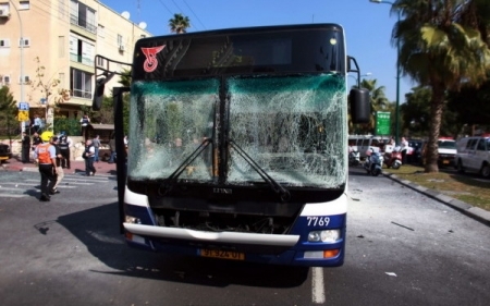 Presupusii autori ai atentatului asupra unui autobuz la Tel Aviv au fost arestati