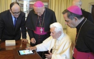 Papa isi face cont pe Twitter. Ce vrea sa posteze Suveranul Pontif pe reteaua de socializare