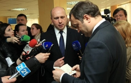 Filat, despre pasapoartele diplomatice: Ele nu vin sa satisfaca dorinta unei singure persoane