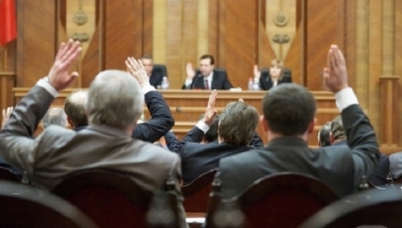 Mai multi functionari vor avea pasapoarte diplomatice. Cine vor fi beneficiarii