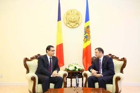 Premierul roman, felicitat de Filat cu ocazia investirii
