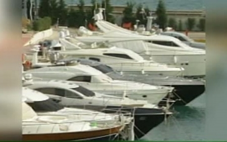 Zeci de mii de greci, luati la intrebari de autoritati, care spera sa recupereze 2 miliarde de euro