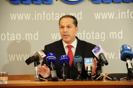 Formuzal vrea modificarea Constitutie. Cu ce propunere a venit bascanul