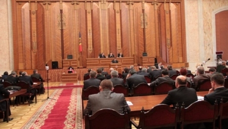 Parlamentul se convoaca in sedinta extraordinara. Demisia lui Valeriu Zubco, pe ordinea de zi