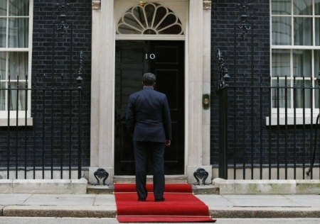 Un ministru britanic a cerut un Jaguar cu sofer pentru o distanta de 100 de metri
