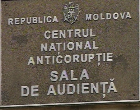 Se tem ca si telefoanele lor sunt interceptate! Ion Butmalai si Alexandru Cimbriciuc vor demisia lui Chetraru
