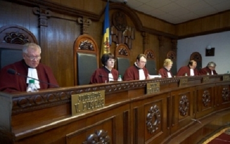 Noi judecatori la Curtea Constitutionala. Tudor Pantaru si Igor Dolea au depus juramantul