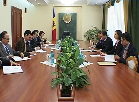 FMI nu mai vine. De ce misiunea si-a amanat vizita la Chisinau