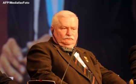 Lech Walesa: Deputatii homosexuali ar trebui sa stea in ultimul rand sau in afara Parlamentului
