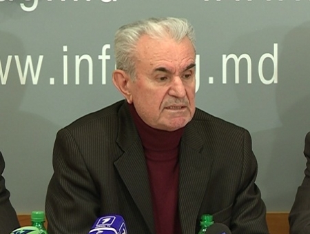 Scriitorul Andrei Strambeanu povesteste cum a fost in vizita la mama lui Vlad Plahotniuc. Afla detalii