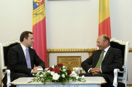 Basescu, despre motiunea de cenzura: Sper din tot sufletul ca AIE sa ramana in picioare