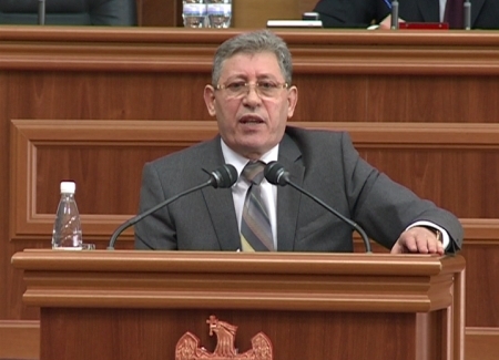 Ghimpu despre Filat si Plahotniuc: Va foloseste Voronin ca pe doi tapi! Gata cu alianta, hotilor!