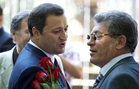 Nicolae Negru: 10 Plahotniuci, 10 Ghimpi si niciun Filat. Ghimpu, agentul Moscovei?