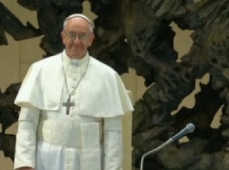 Papa Francisc a rostit rugaciunea Angelus in Piata Sf. Petru: Aceasta piata capata dimensiunea lumii