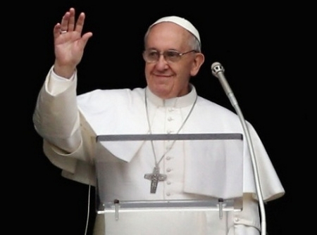 Papa Francisc, primul mesaj pe Twitter: Continuati sa va rugati pentru mine