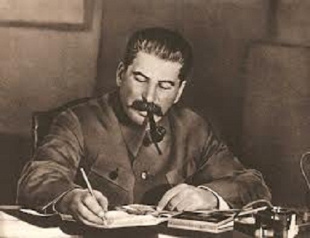 Vagonul personal de tren al lui Stalin, avariat in timpul unei furtuni