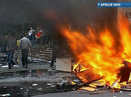 7 aprilie - un film care nu s-a incheiat. Ce s-a intamplat in acea zi? Vezi o reconstituire a evenimentelor